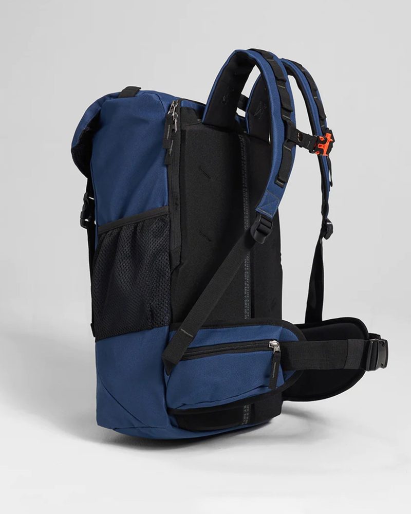 Hiker Bag Navy 0002 db9c00e8 5526 4cdc a27c 995173131dad