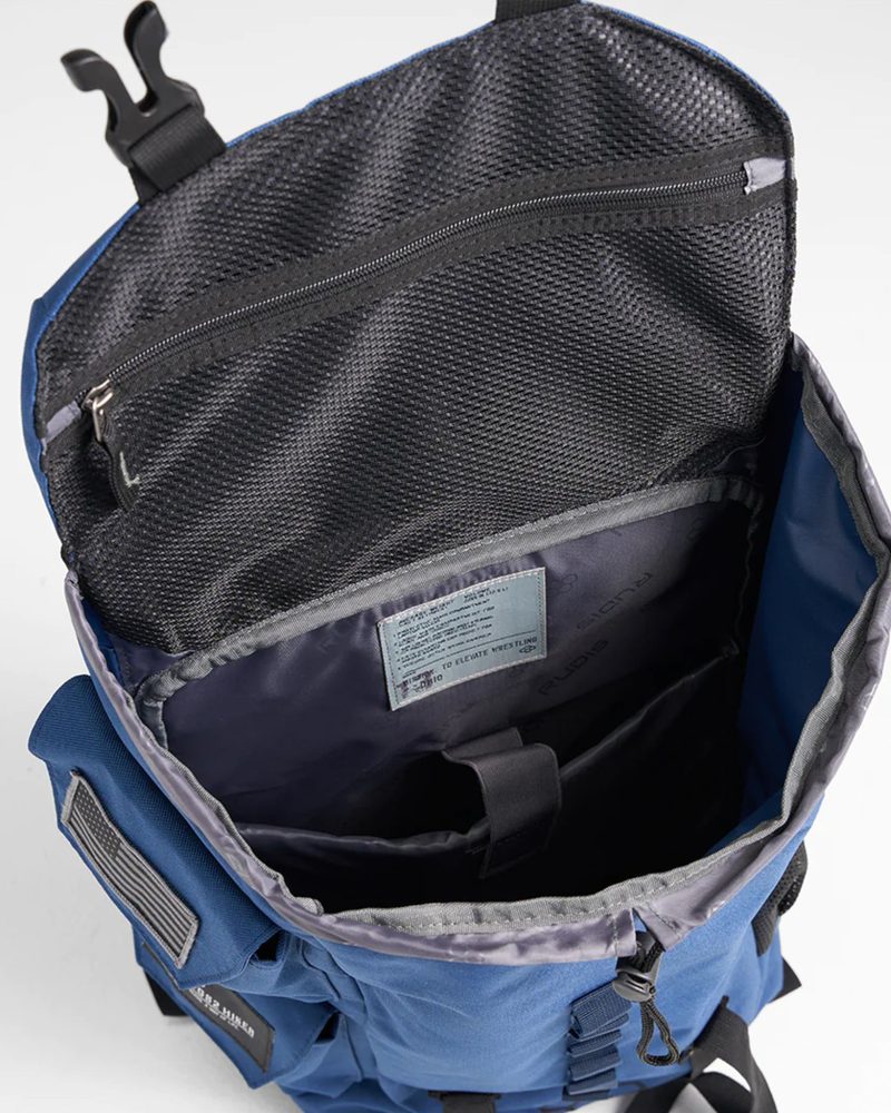 Hiker Bag Navy 0004 5de4f60b eb2c 4afe bcdd c79998ecee7e